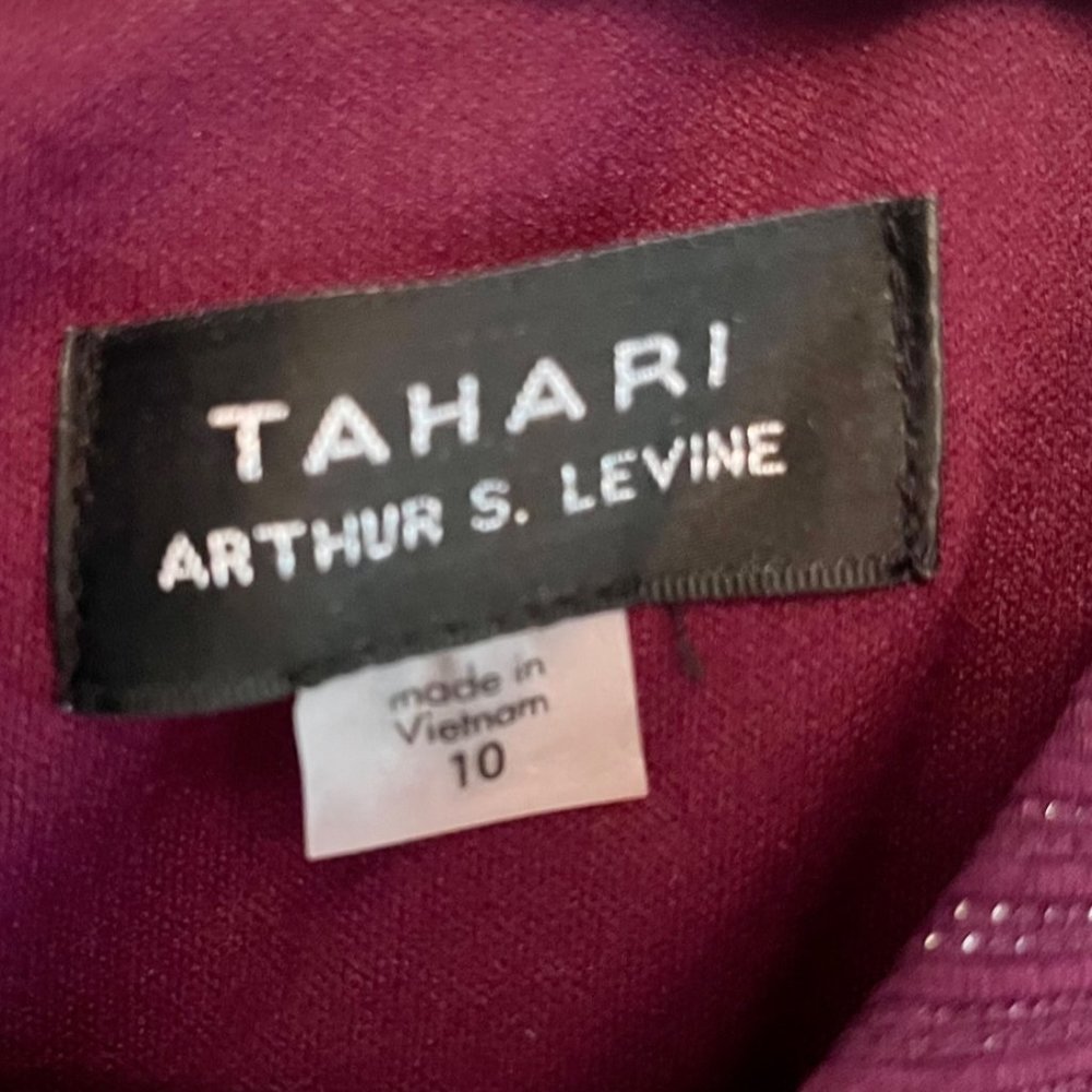TAHARI ASL Women's Sheath Dress in Wine with Silver Metallic Stitching - Picture 9 of 9